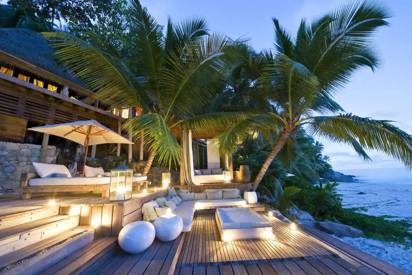 Comparing Luxury Villas and Hotels The Ideal Retreat for Authors Seeking Inspiration
